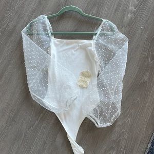 NWT White puff sleeve bodysuit